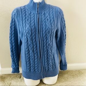 Women’s LL BEAN Cable Knit Medium Petite MUST GO